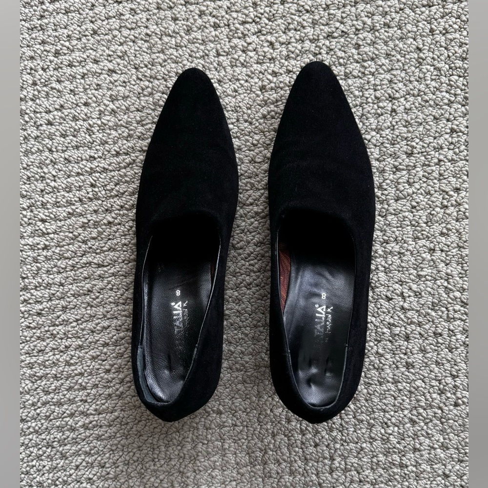 Aquatalia kitten heel suede pump 8